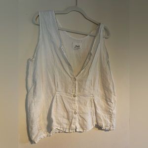 Adorable 100% linen top